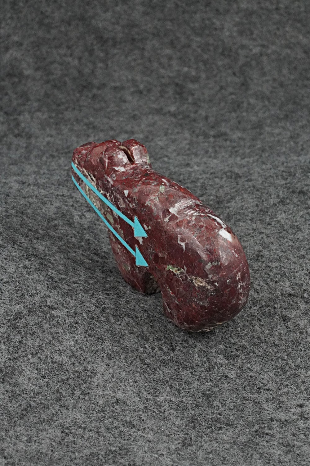 Bear Zuni Fetish Carving - Bernard Laiwakete