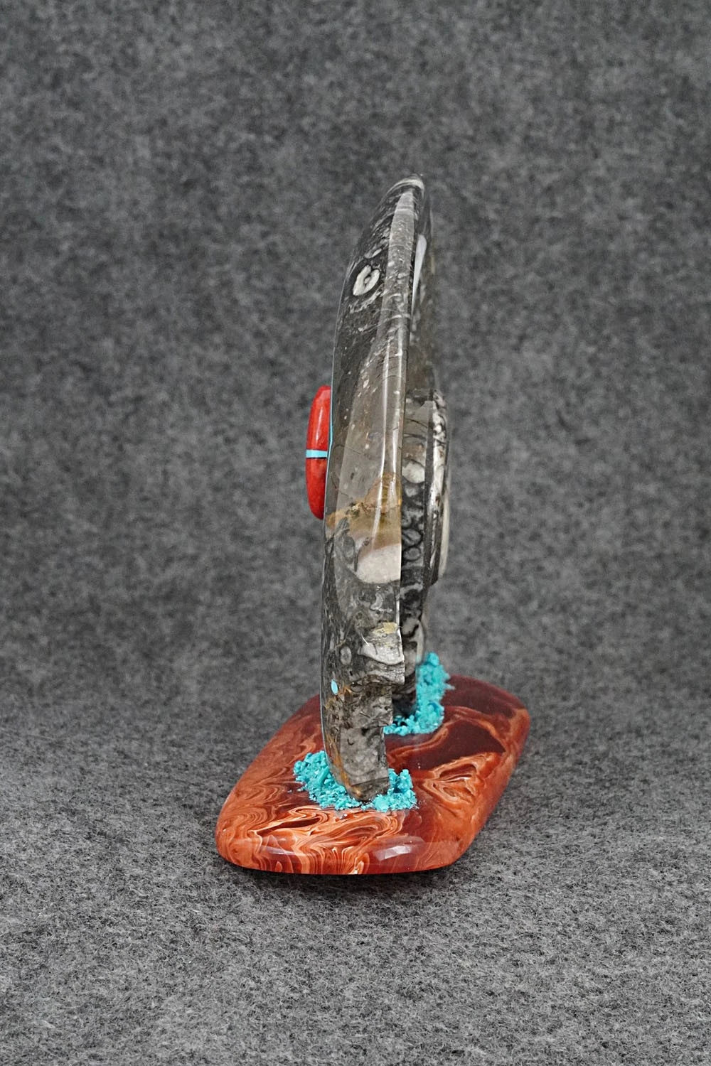 Bear Zuni Fetish Carving - Bernard Laiwekete