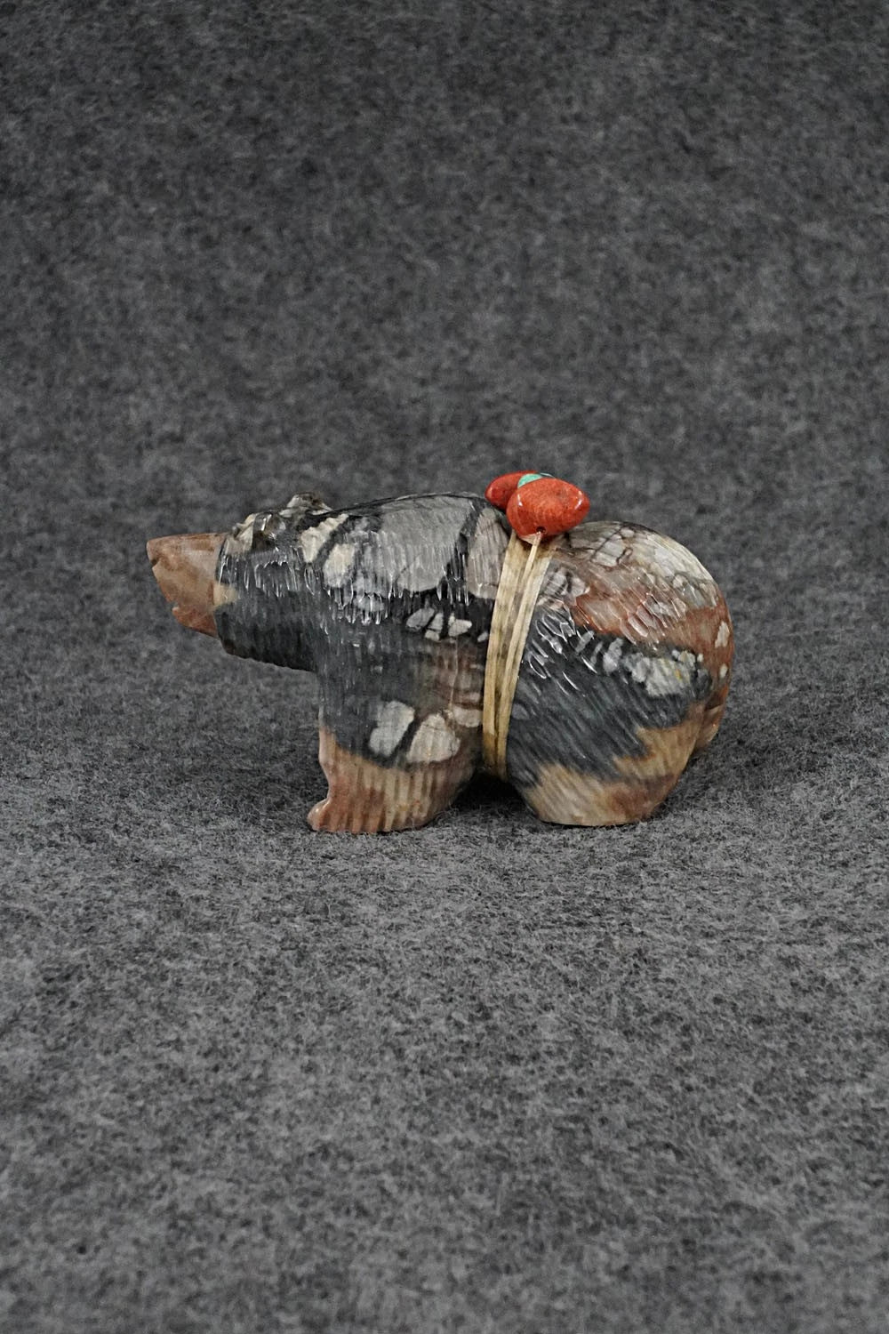 Bear Zuni Fetish Carving - Farlan & Paulette Quam