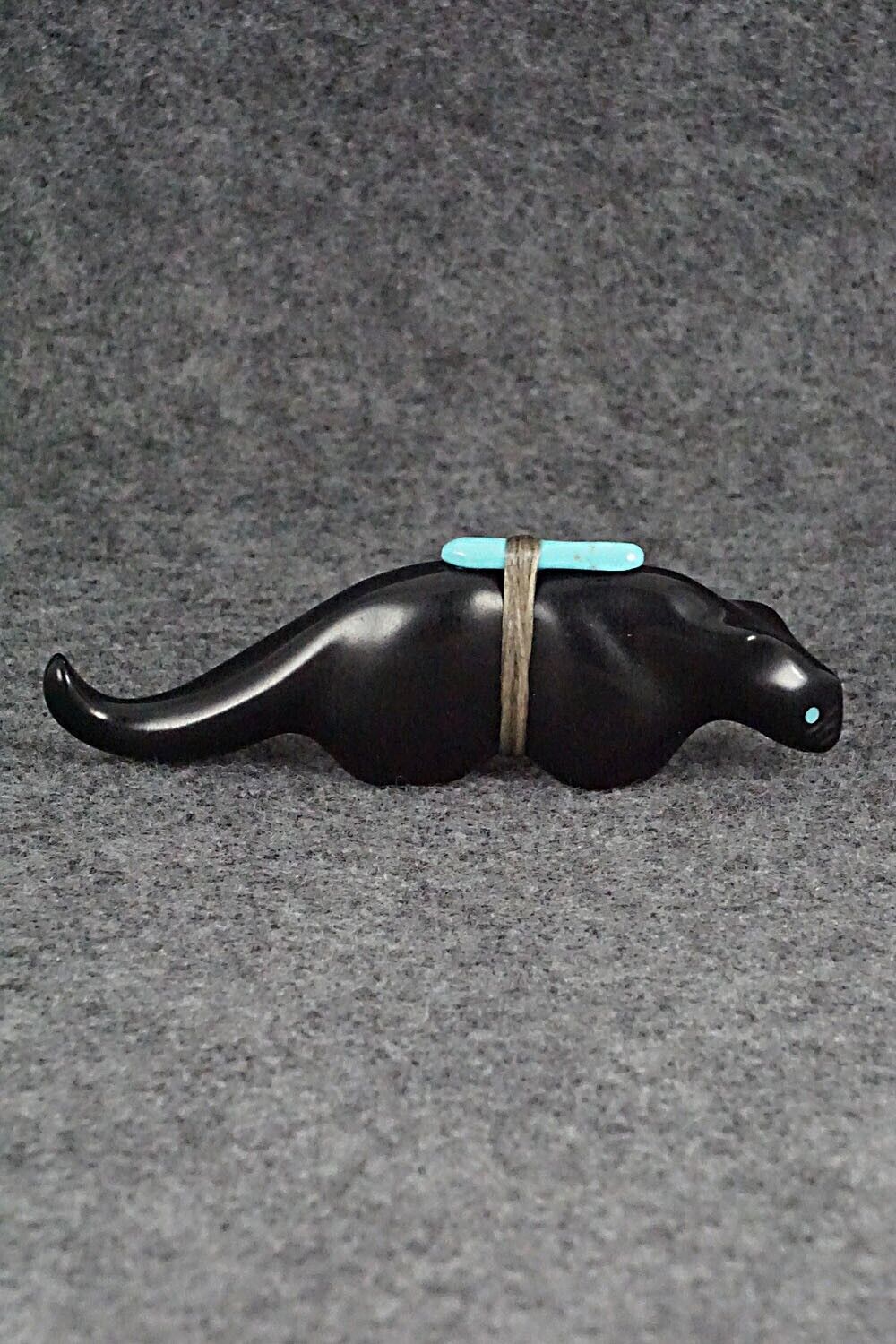 Mountain Lion Zuni Fetish Carving - Herbert Halate