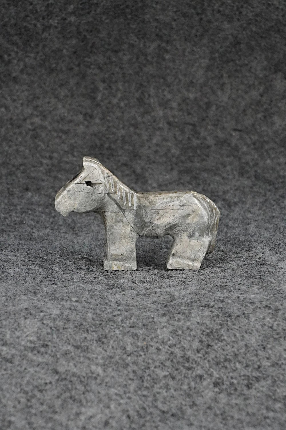 Horse Zuni Fetish Carving - Carol Martin