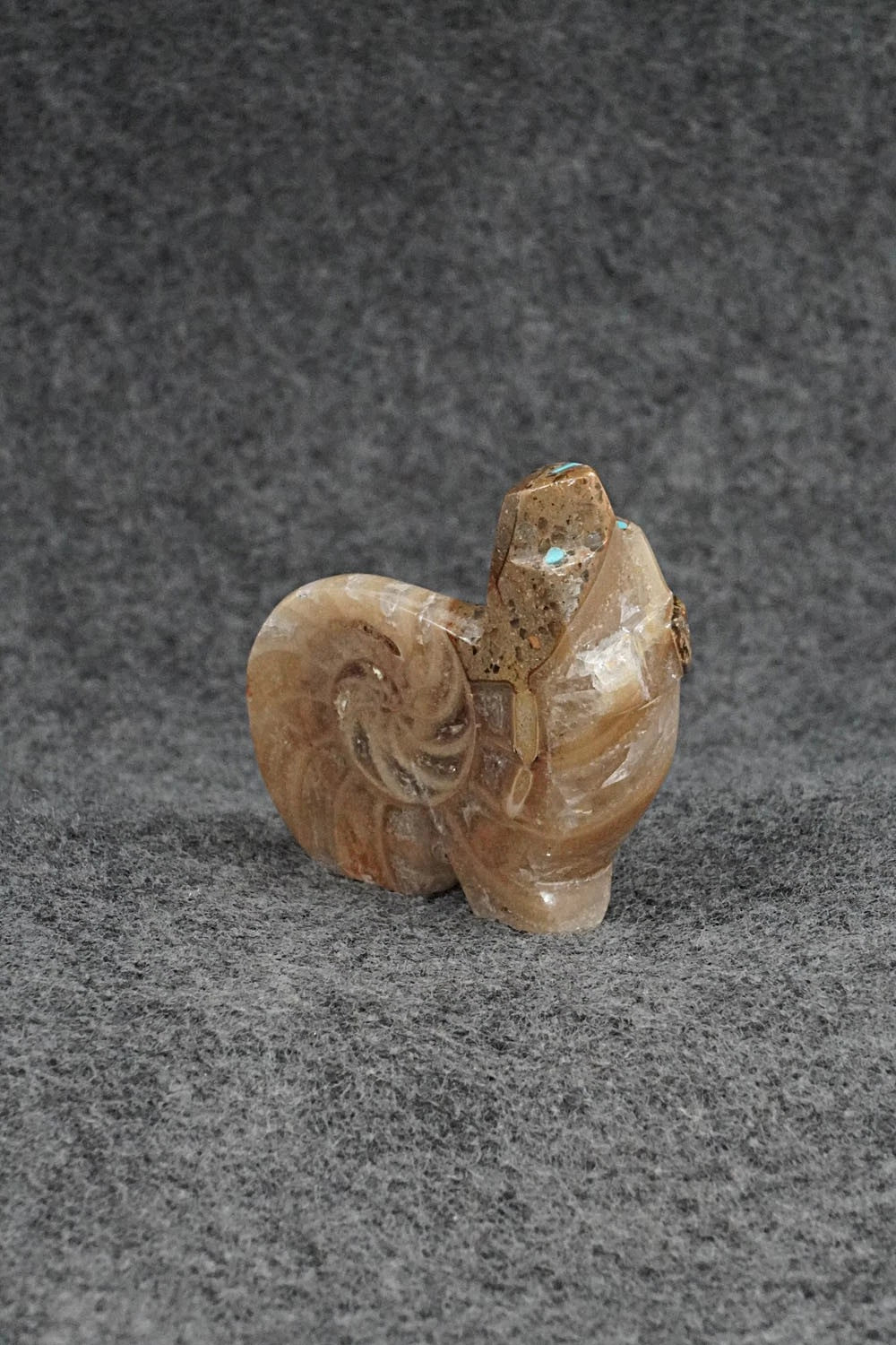 Bear Zuni Fetish Carving - Kenric Laiwakete