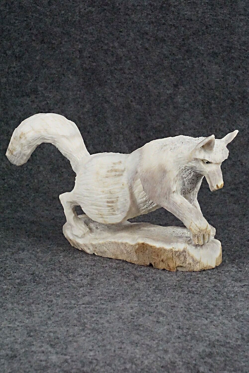 Wolf Zuni Fetish Carving - Lewis Malie Jr.