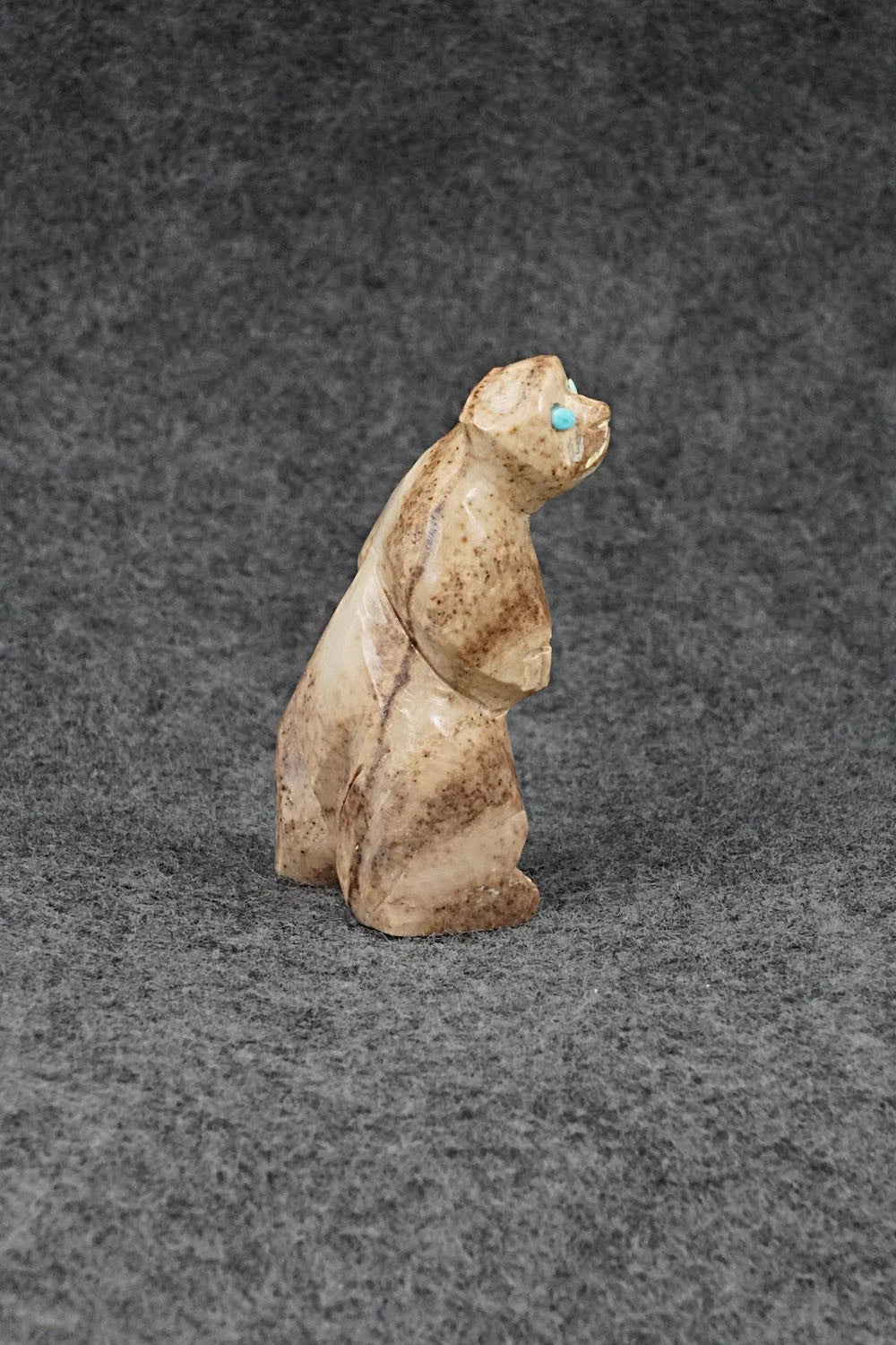 Bear Zuni Fetish Carving - Dannette Laate