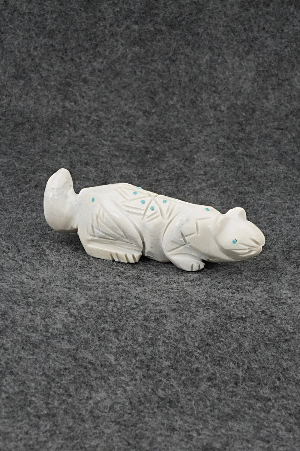 Mountain Lion Zuni Fetish Carving - Adrian Cachini