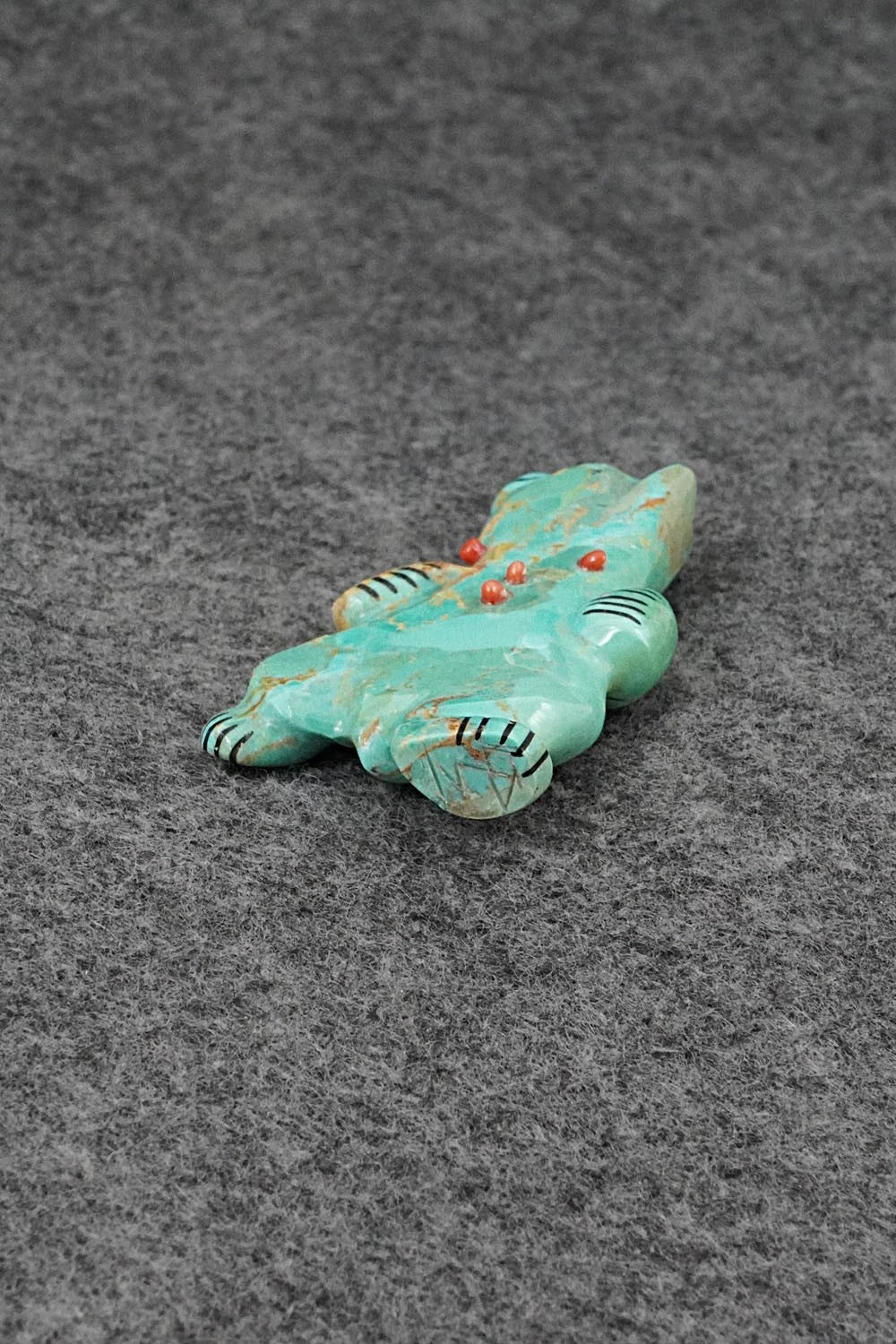 Bear Zuni Fetish Carving - Claudia Peina