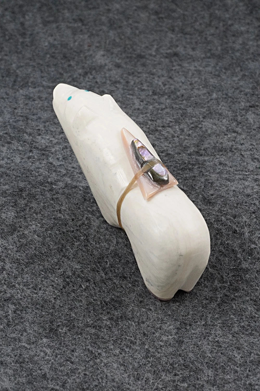 Bear Zuni Fetish Carving - Delvin Leekya