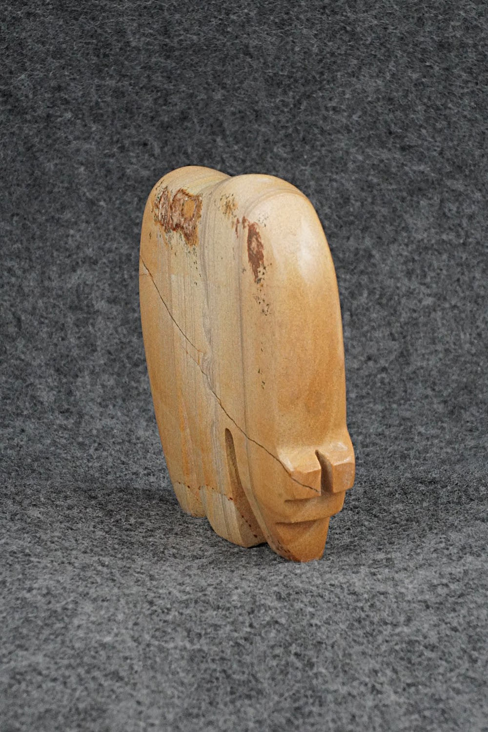 Bear Zuni Fetish Carving - Bernard Laiwakete