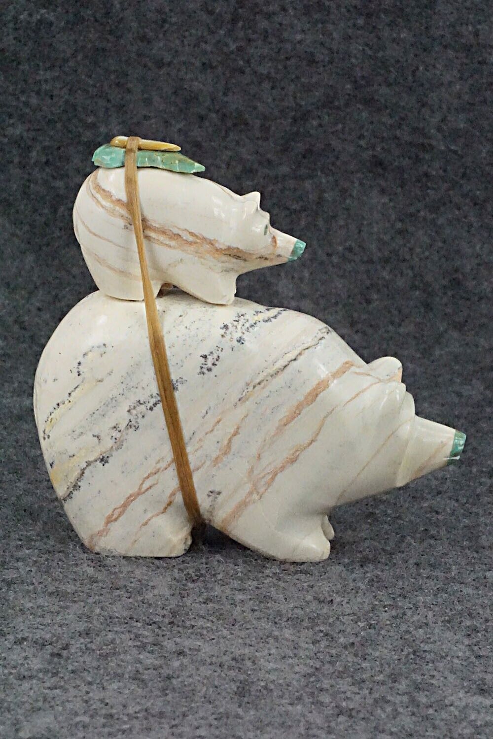 Bear and Cub Zuni Fetish Carving - Enrike Leekya