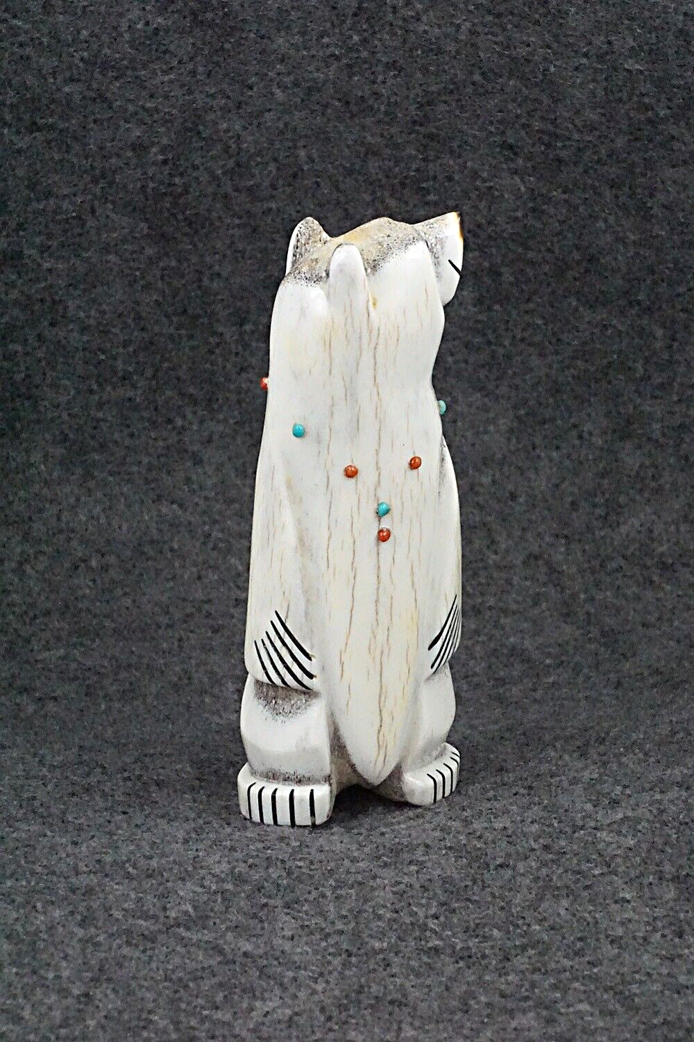 Bear Zuni Fetish Carving - Claudia Peina