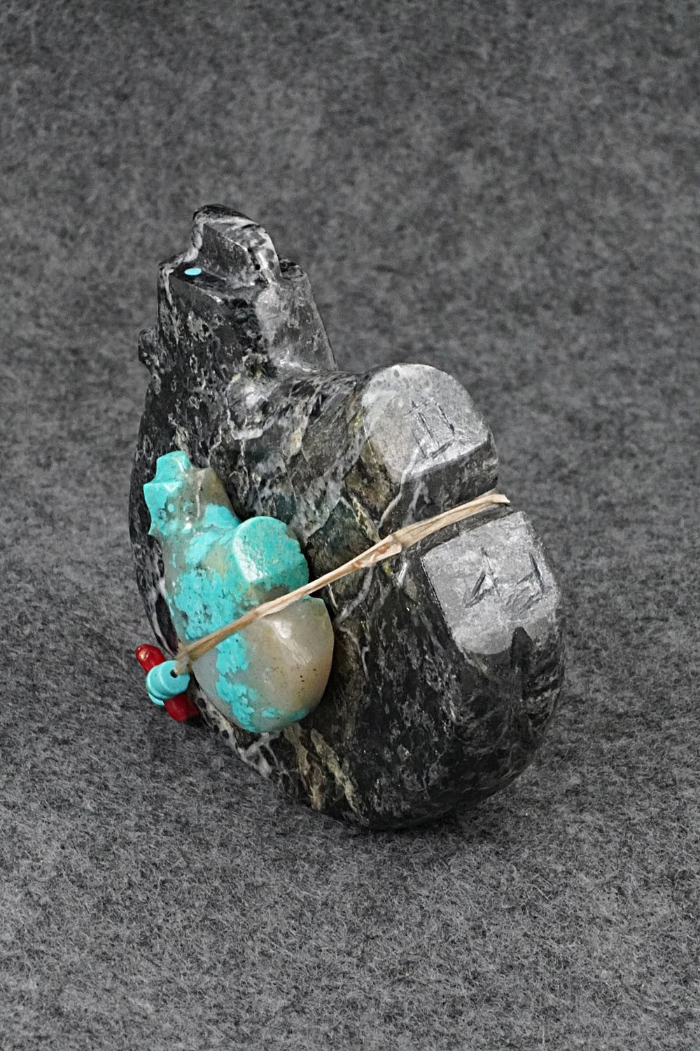 Bear Zuni Fetish Carving - Farlan & Paulette Quam