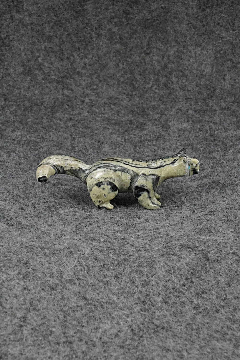 Mountain Lion Zuni Fetish Carving - Rosella Soseeah