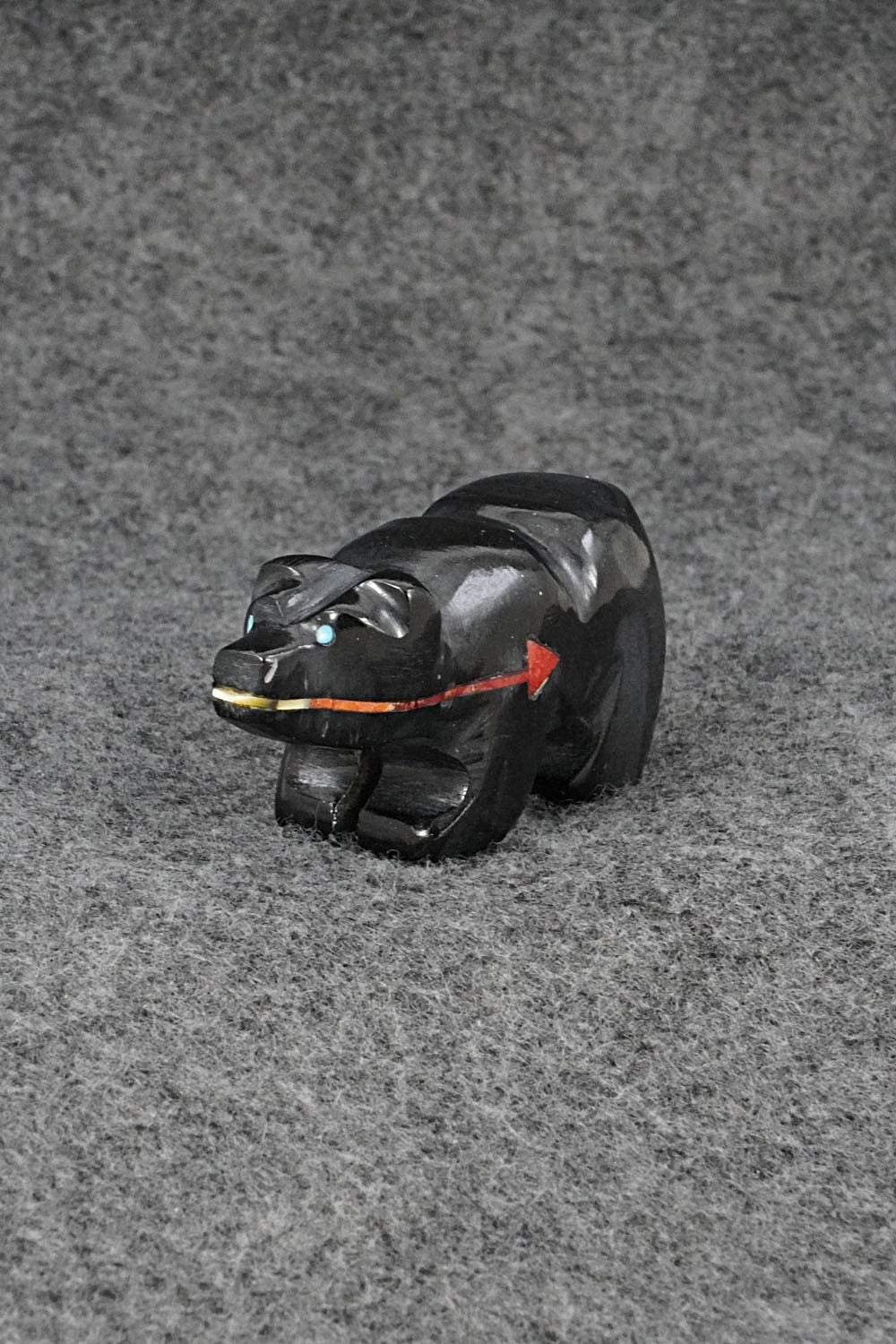 Bear Zuni Fetish Carving - Andres Lementino