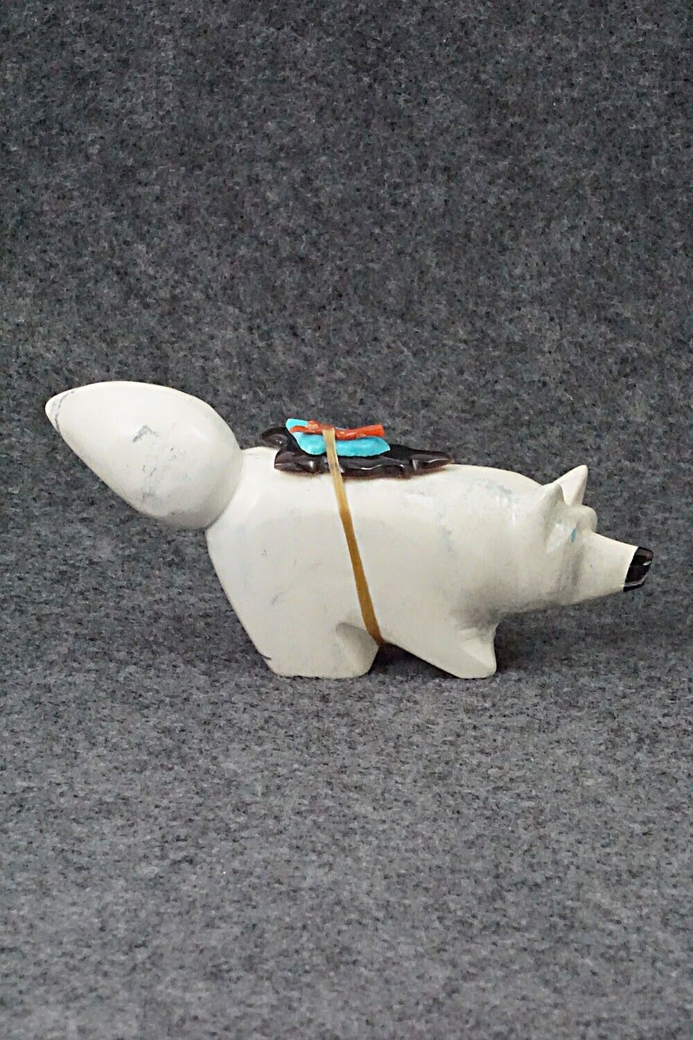 Wolf Zuni Fetish Carving - Enrike Leekya