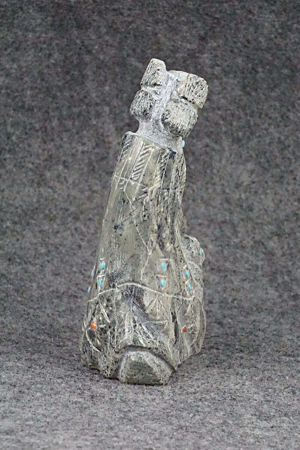 Corn Maiden Zuni Fetish Carving - Derrick Kaamasee