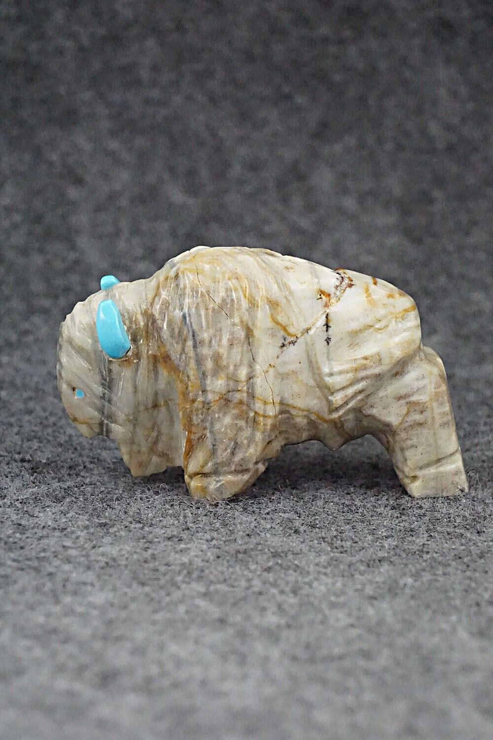 Buffalo Zuni Fetish Carving - Kevin Quam
