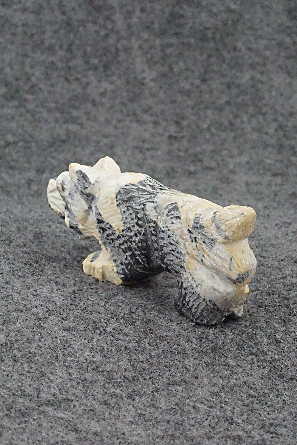 Bobcat Zuni Fetish Carving - Tony Mackel