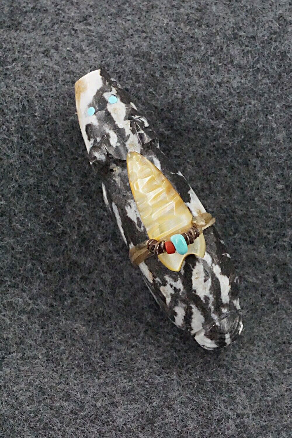 Bear Zuni Fetish Carving - Peter Gasper