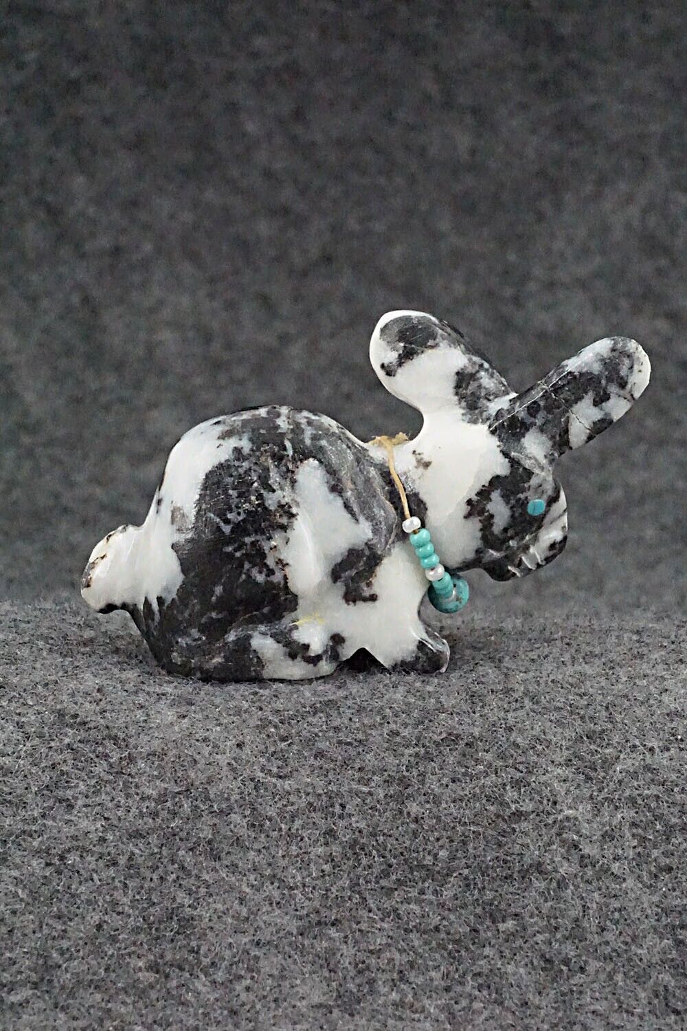 Jack Rabbit Zuni Fetish Carving - Andres Lementino