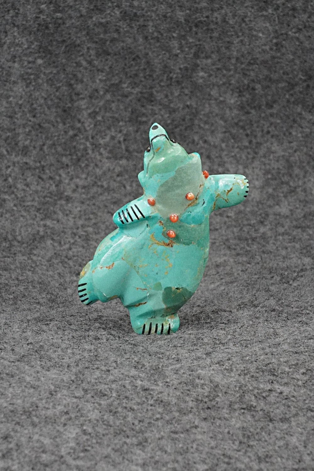 Bear Zuni Fetish Carving - Claudia Peina