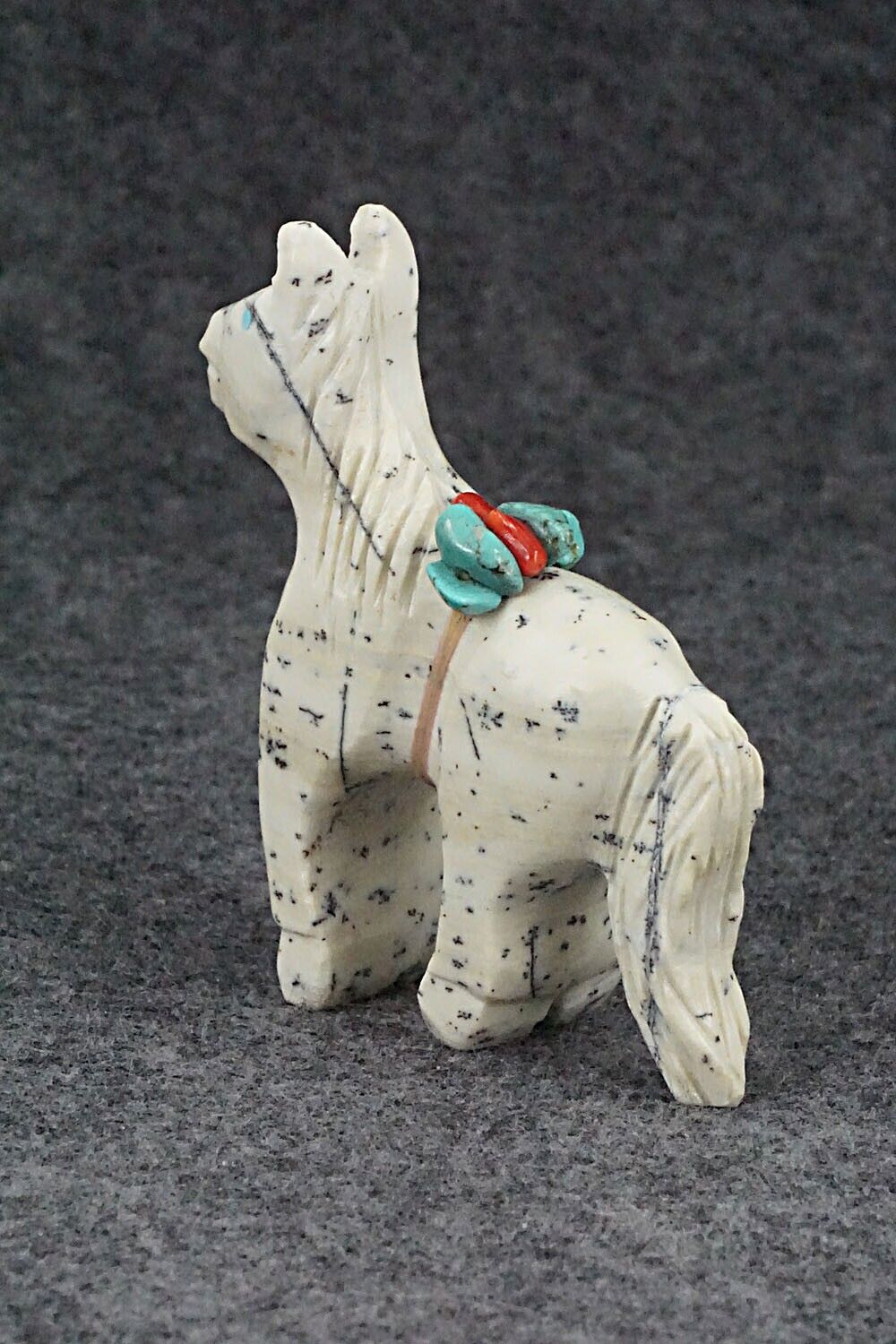 Horse Zuni Fetish Carving - Kevin Quam