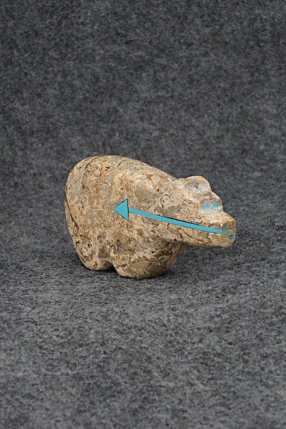 Bear Zuni Fetish Carving - Bernard Laiwakete