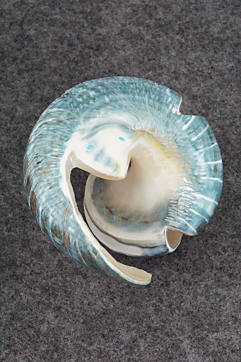Eagle Zuni Fetish Carving - Delvin Leekya