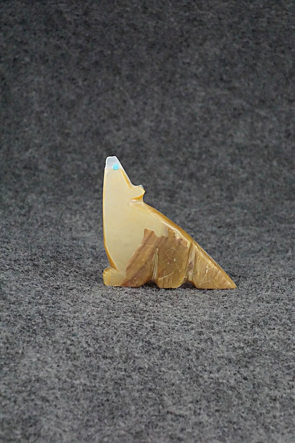 Wolf Zuni Fetish Carving - Danette Laate