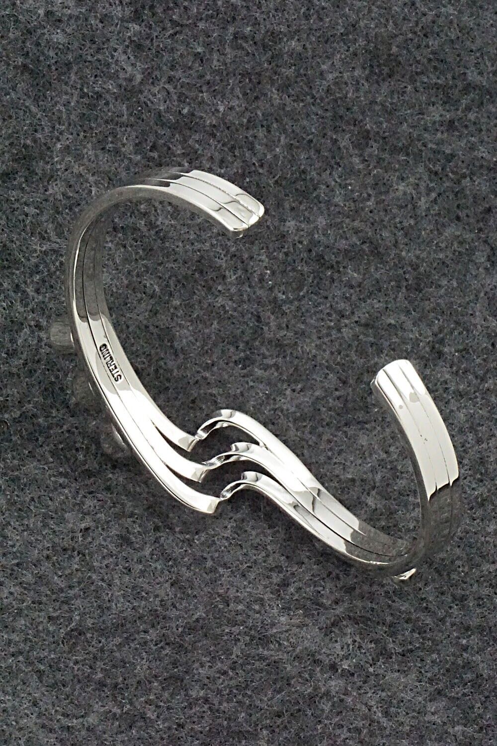 White Buffalo & Sterling Silver Bracelet - Daniel Dakai