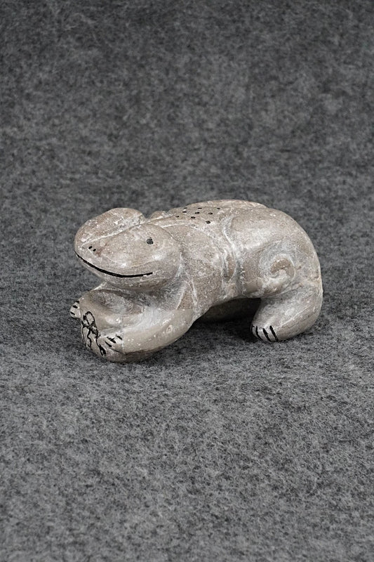 Frog Zuni Fetish Carving - Rick Kallestewa