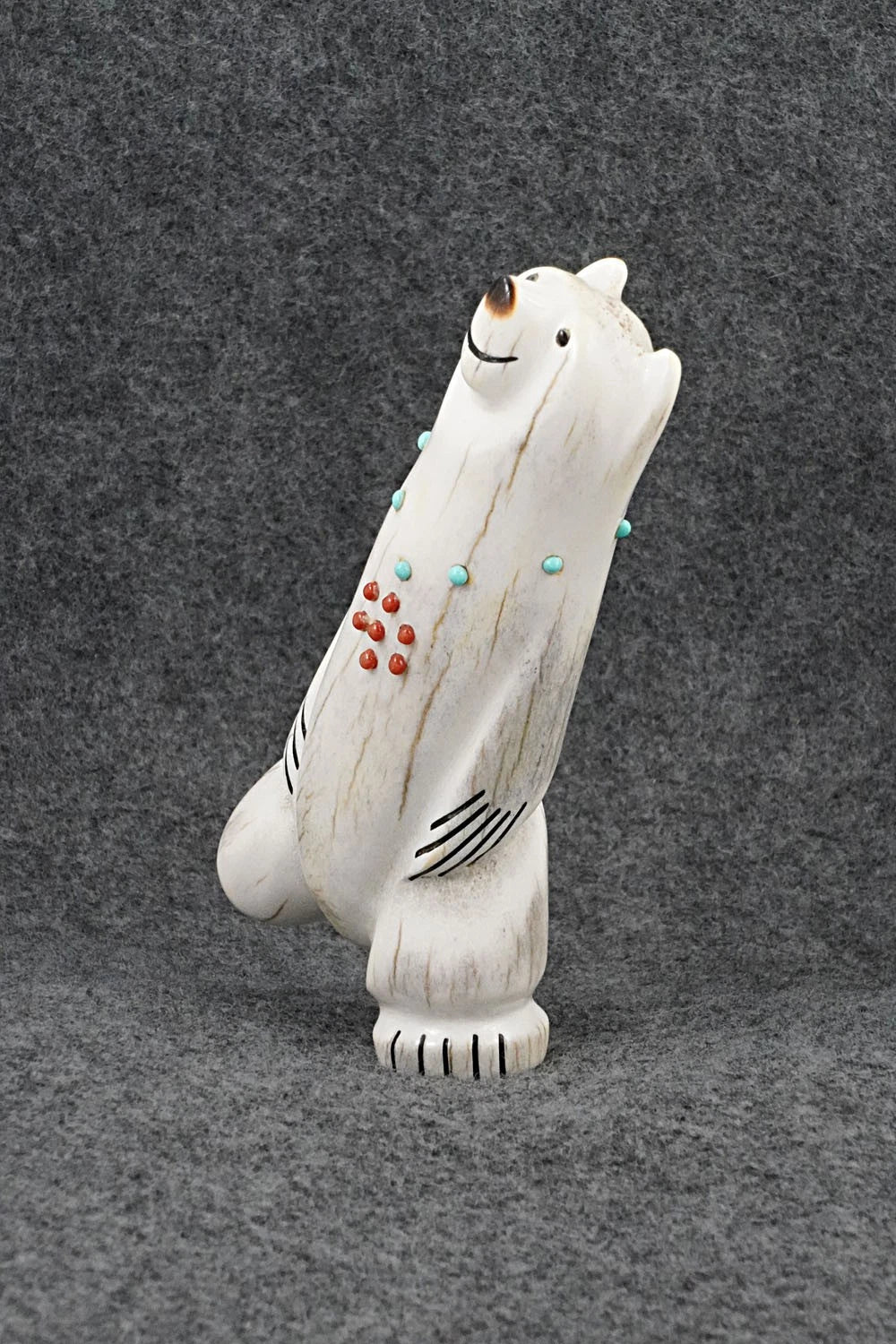 Bear Zuni Fetish Carving - Claudia Peina