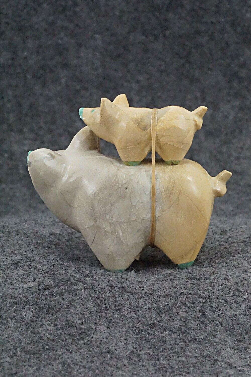Pig with Piglet Zuni Fetish Carving - Enrike Leekya