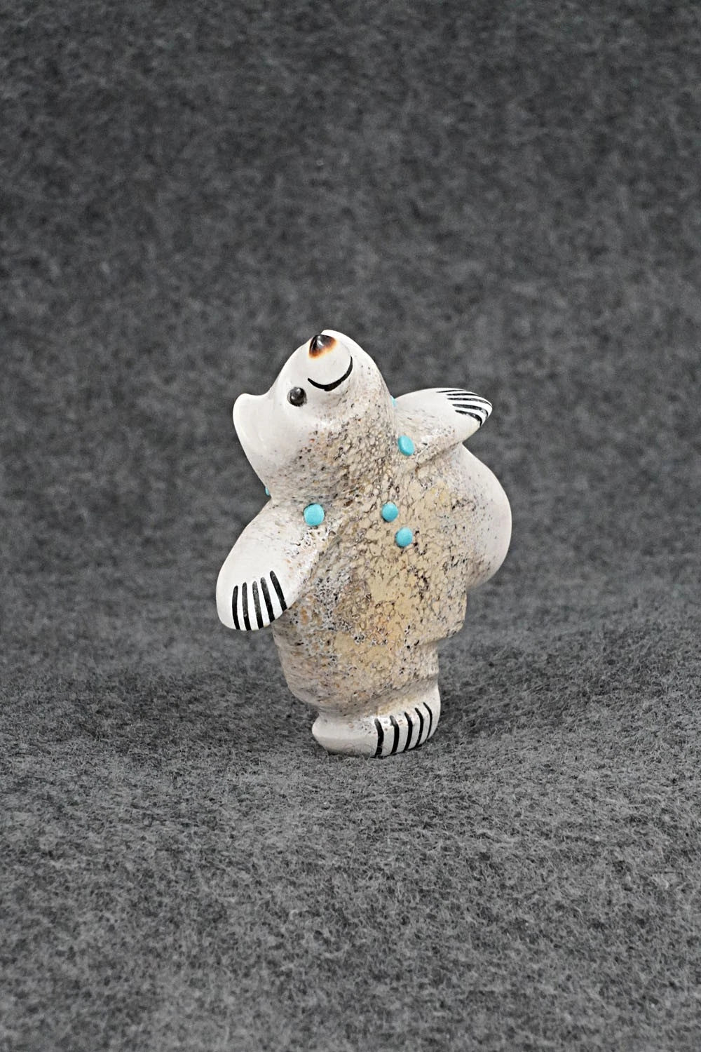 Bear Zuni Fetish Carving - Claudia Peina