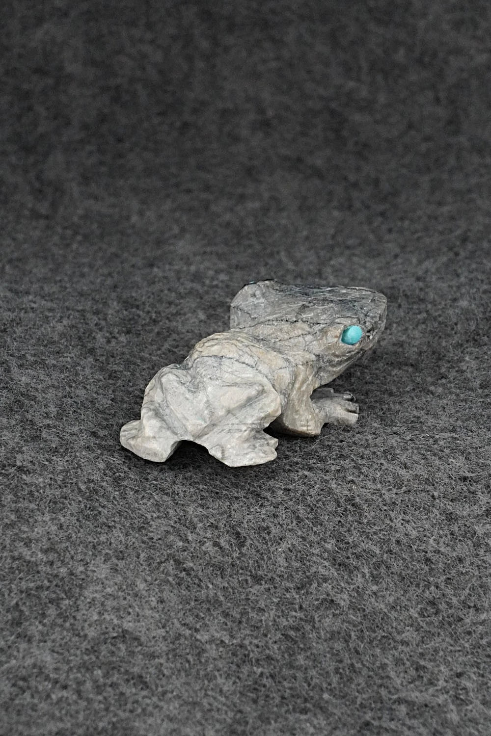 Frog Zuni Fetish Carving - Dina Owan