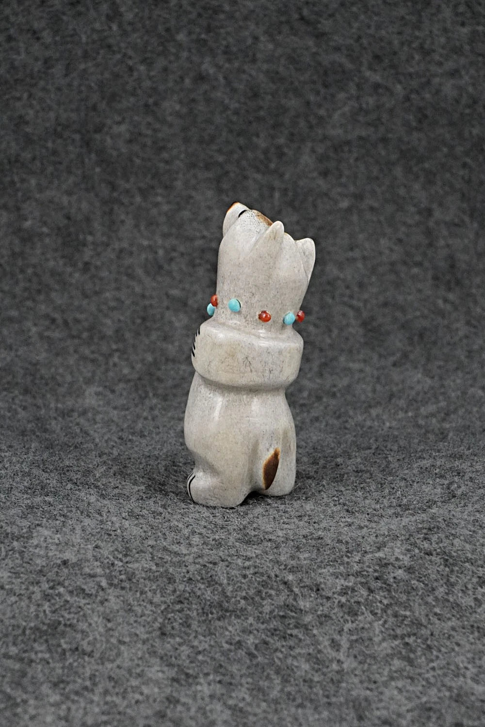 Bear Zuni Fetish Carving - Claudia Peina