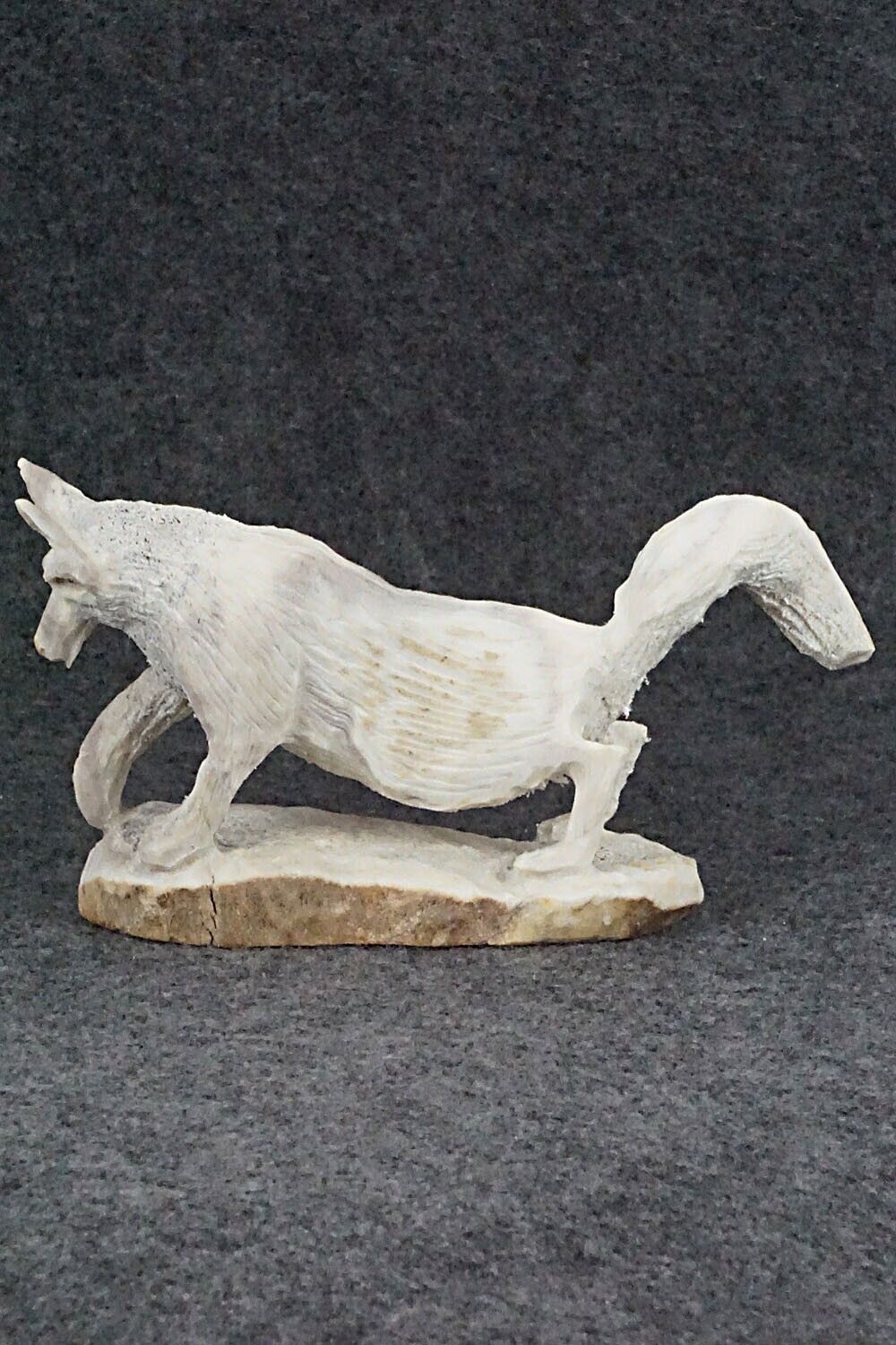 Wolf Zuni Fetish Carving - Lewis Malie Jr.