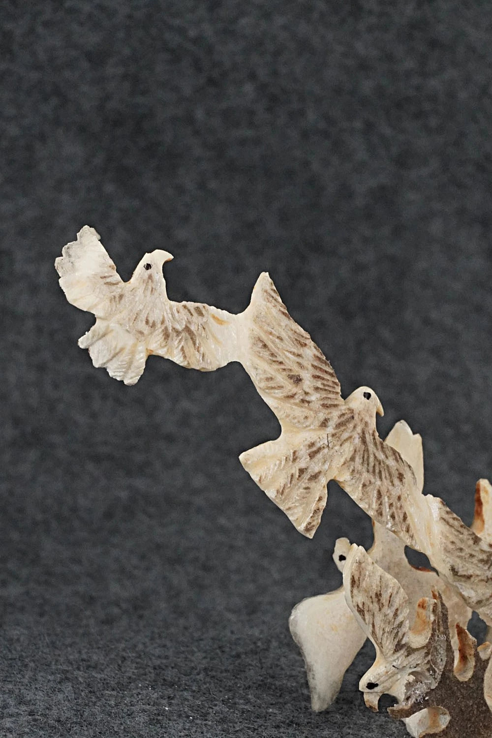 Eagles Zuni Fetish Carving - Ruben Najara