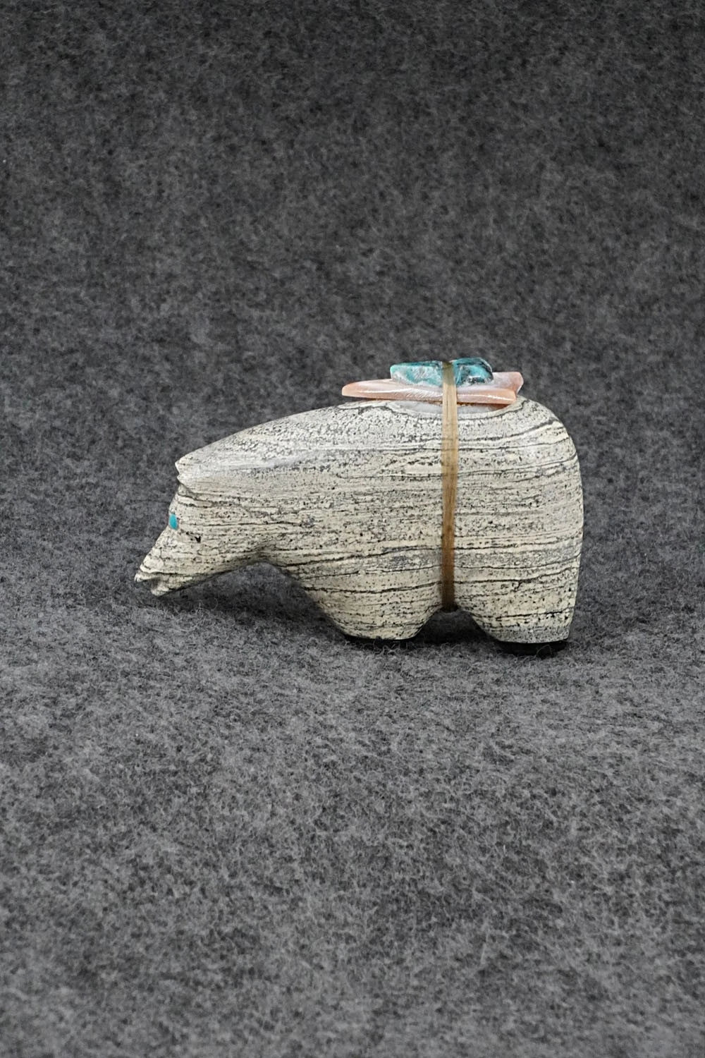 Bear Zuni Fetish Carving - Delvin Leekya