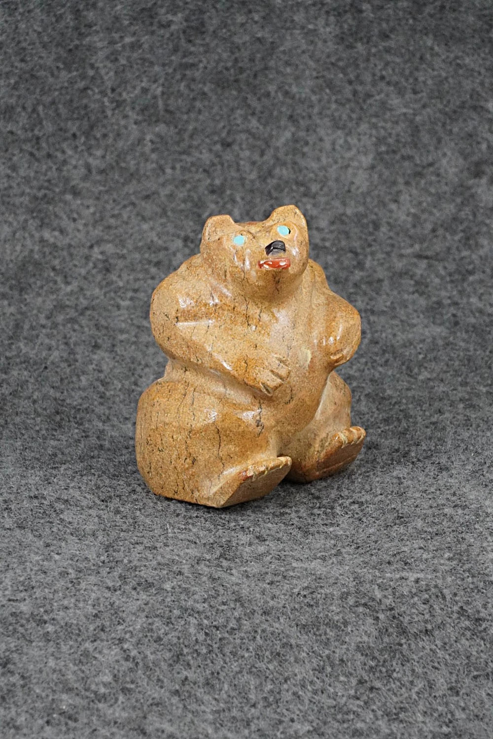 Bear Zuni Fetish Carving - Freddie Leekya