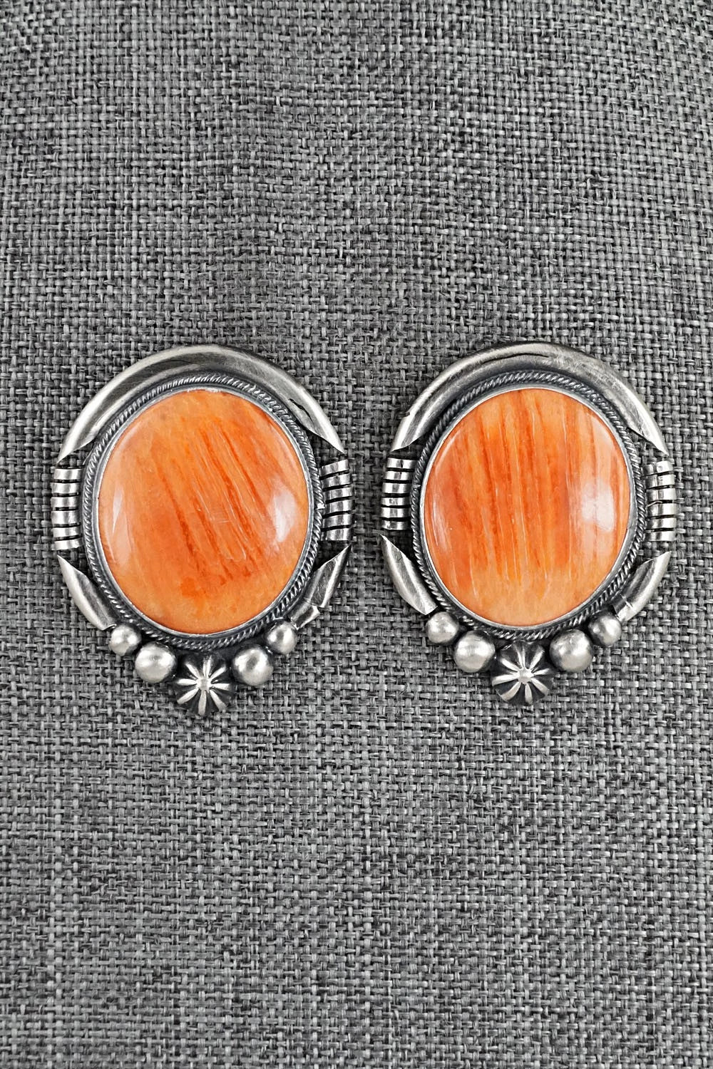 Spiny Oyster & Sterling Silver Squash Blossom Set - Paul Livingston