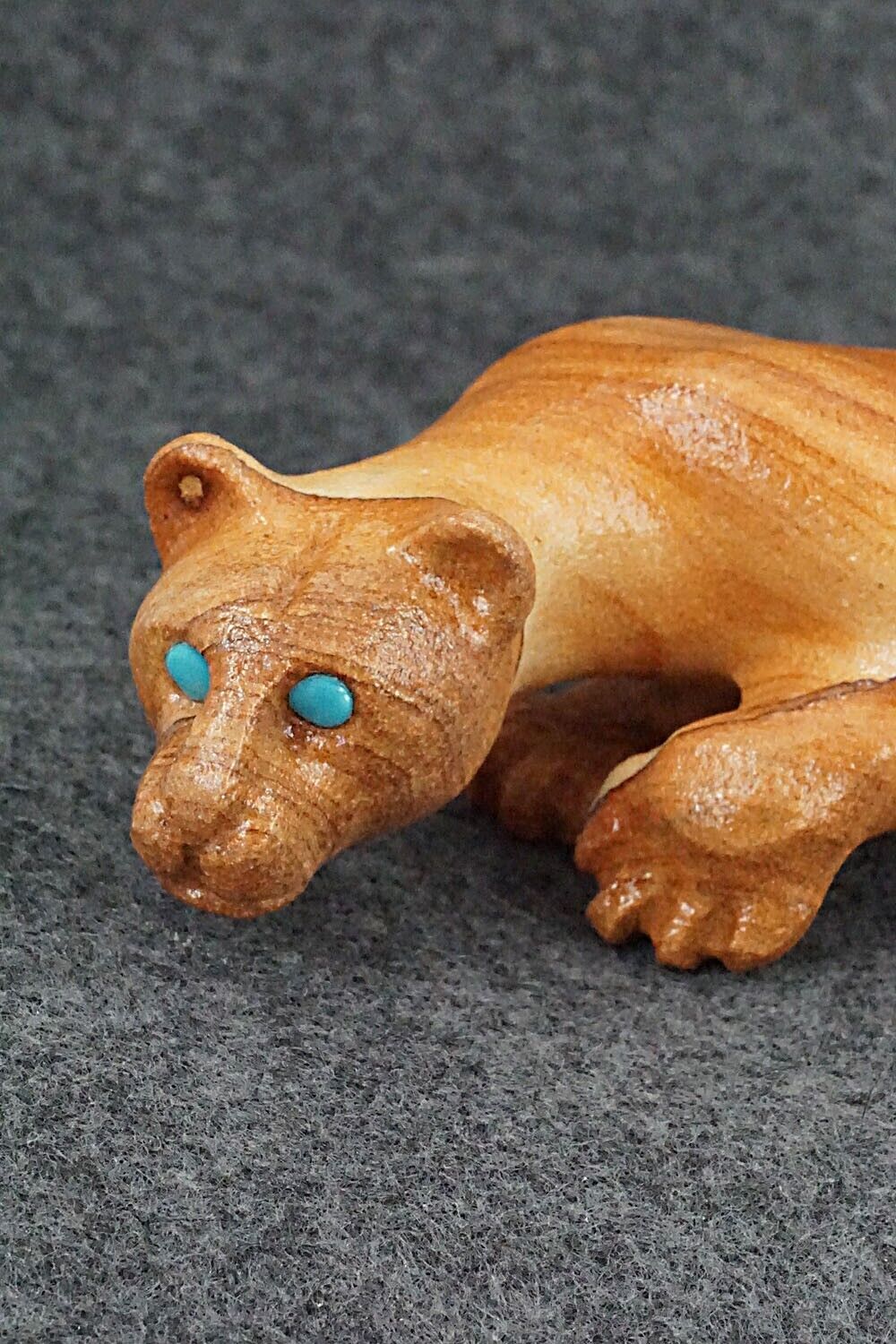 Mountain Lion Zuni Fetish Carving - Albert Eustace Sr.