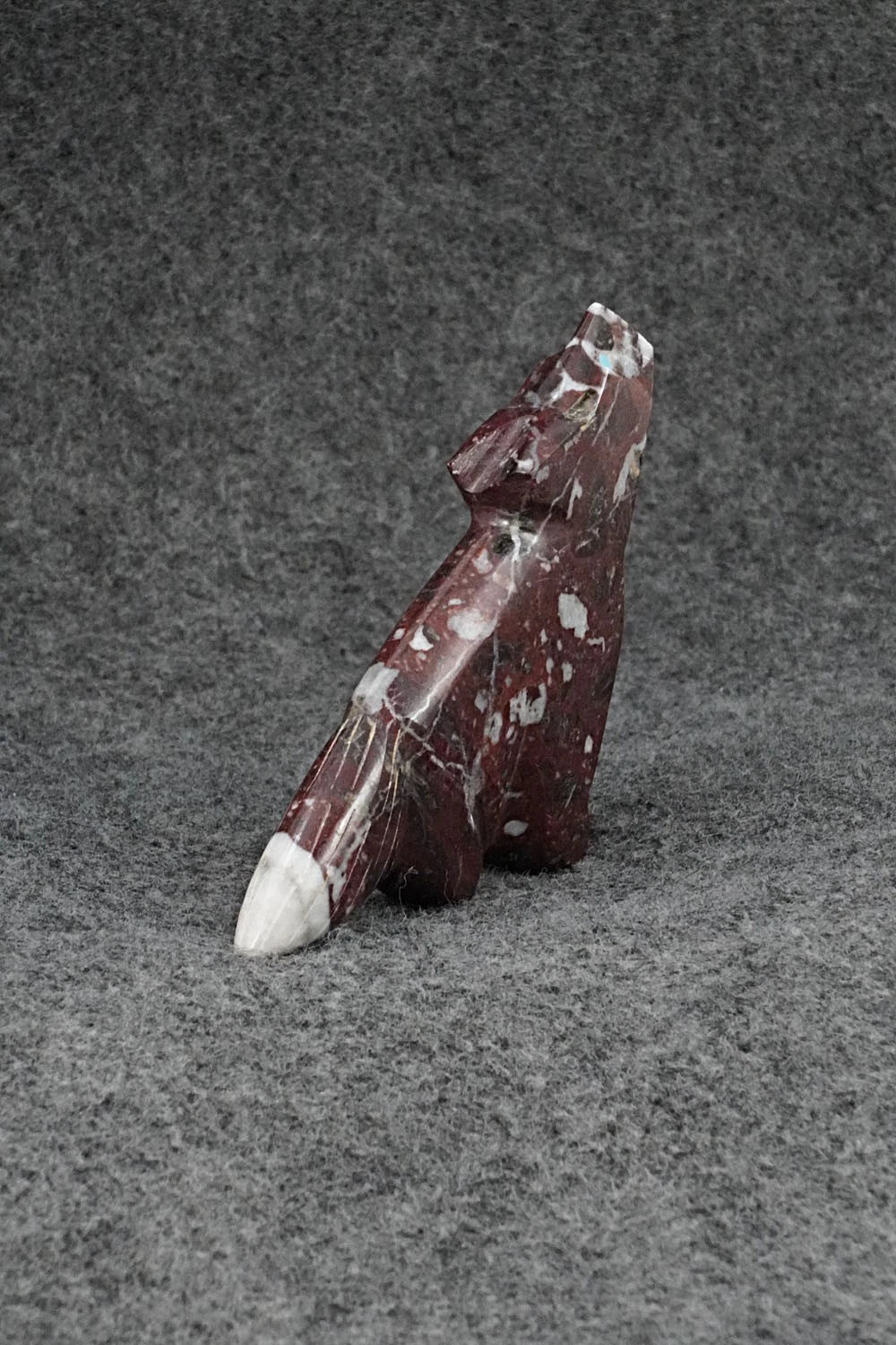 Wolf Zuni Fetish Carving - Kenric Laiwakete