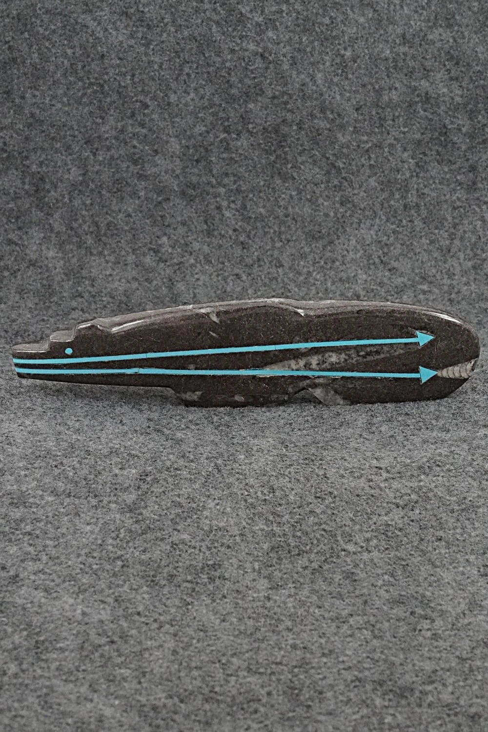 Bear Zuni Fetish Carving - Bernard Laiwakete