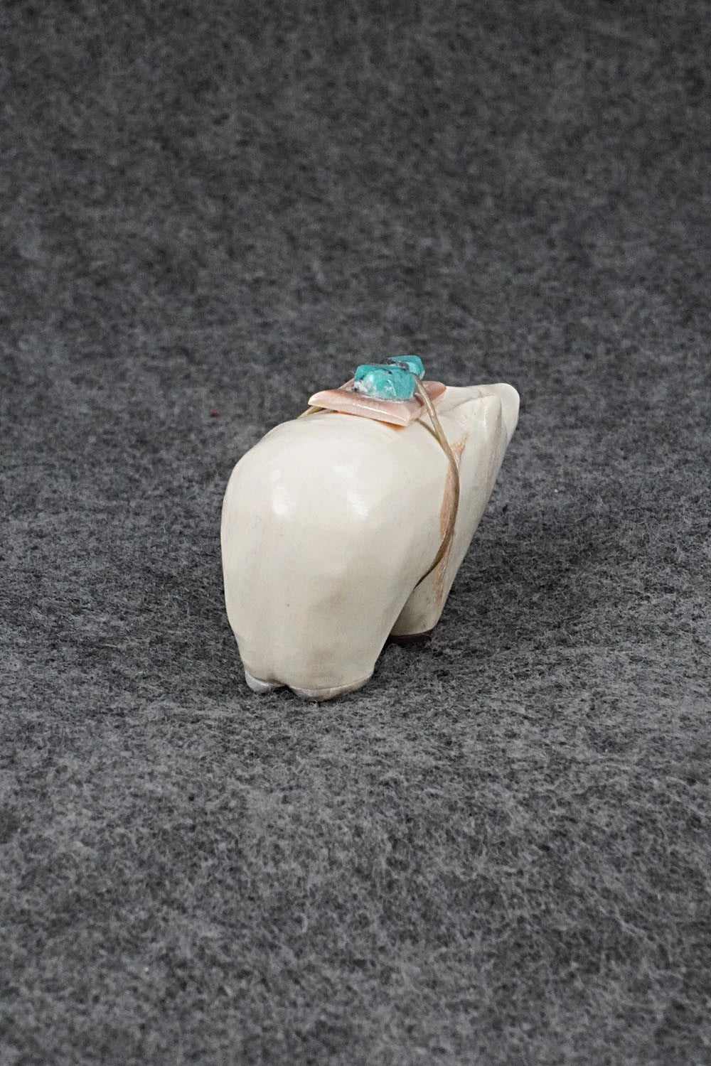 Bear Zuni Fetish Carving - Delvin Leekya