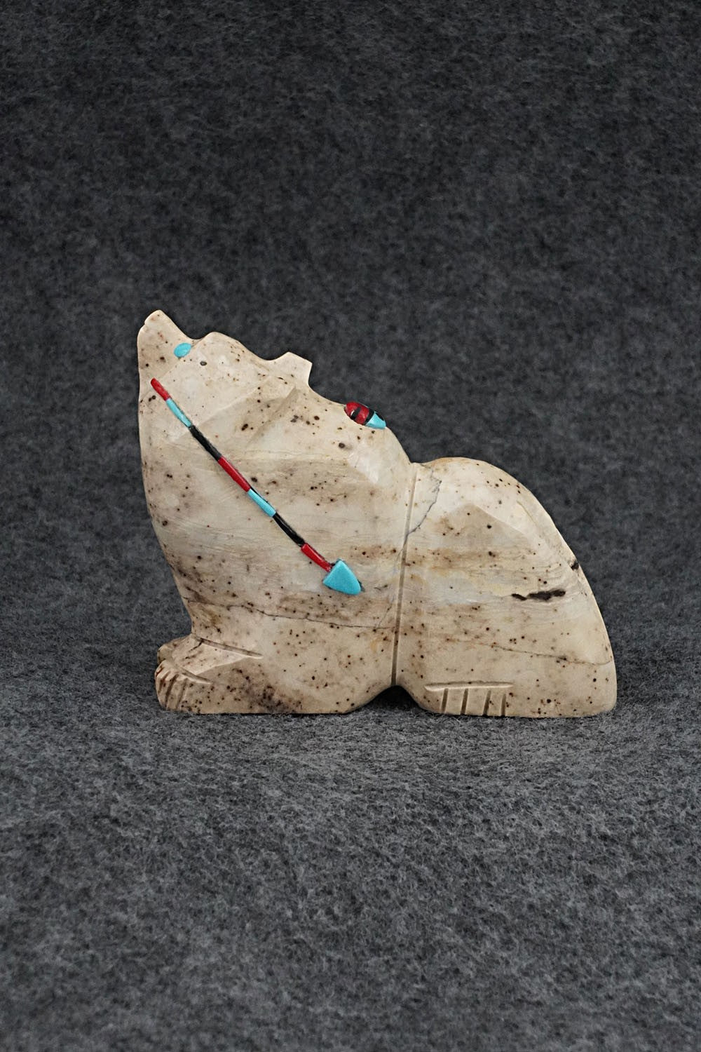Bear Zuni Fetish Carving - Danette Laate