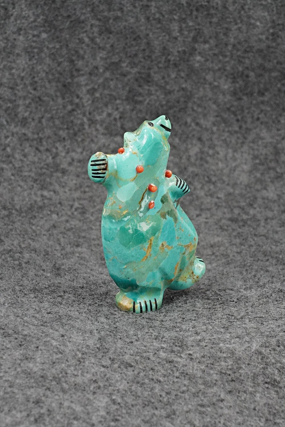 Bear Zuni Fetish Carving - Claudia Peina