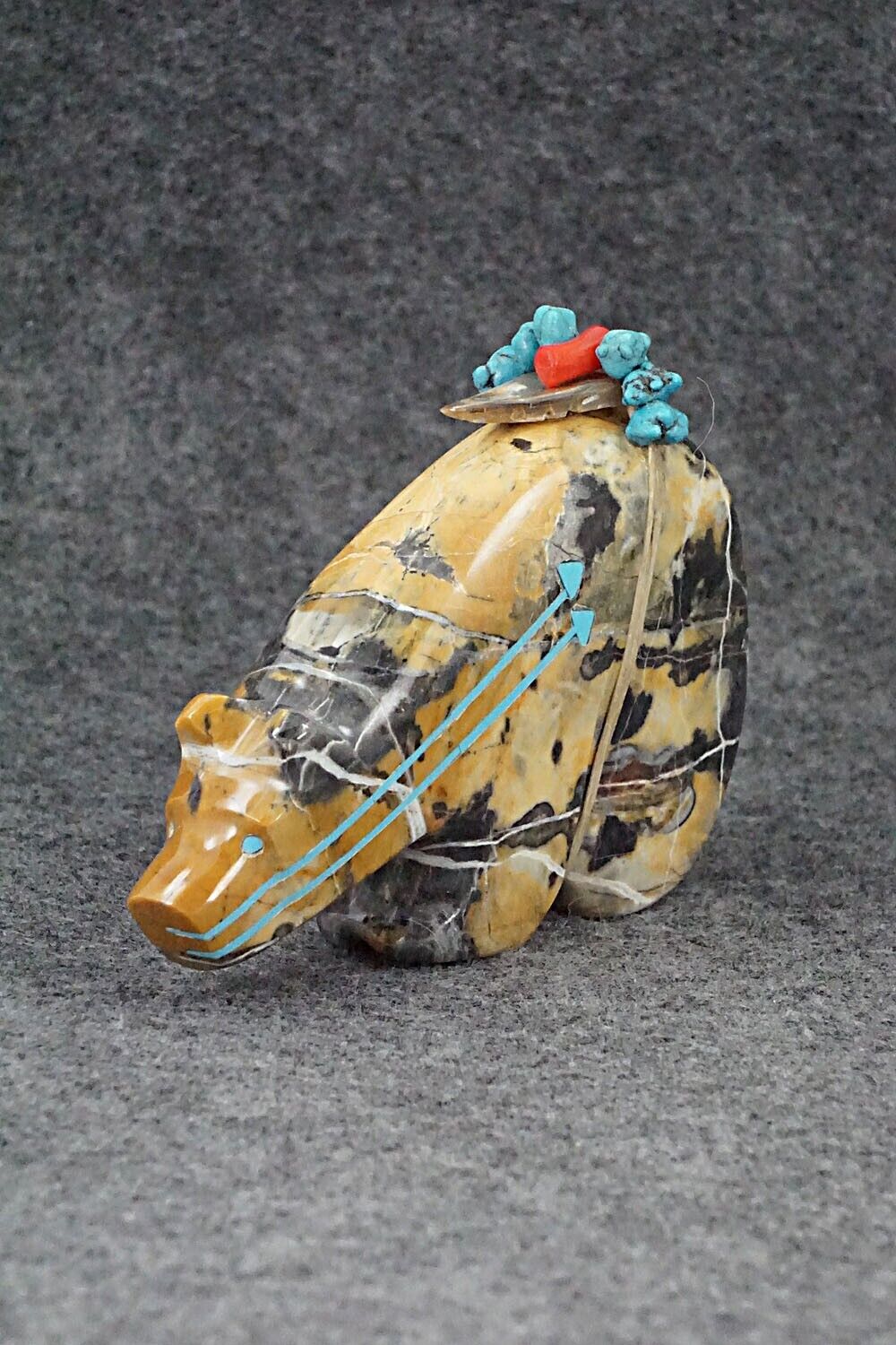 Bear Zuni Fetish Carving - Rodney Laiwakete