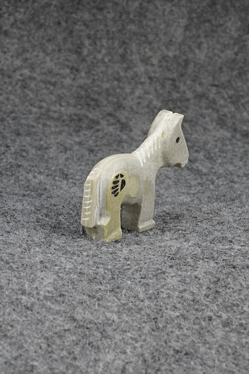 Horse Zuni Fetish Carving - Carol Martin