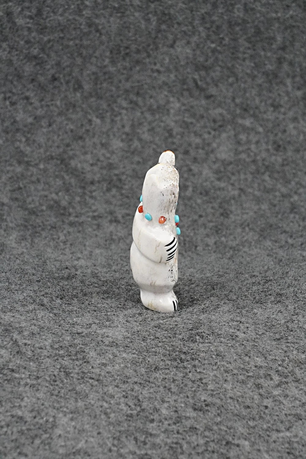 Bear Zuni Fetish Carving - Claudia Peina