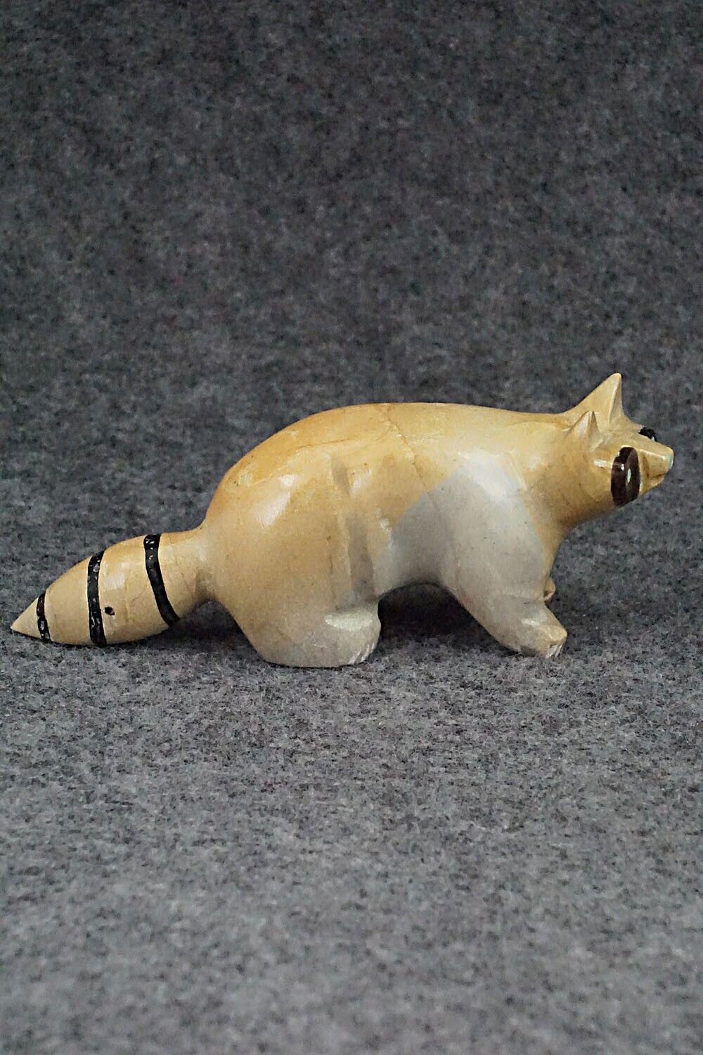 Raccoon Zuni Fetish Carving - Enrike Leekya